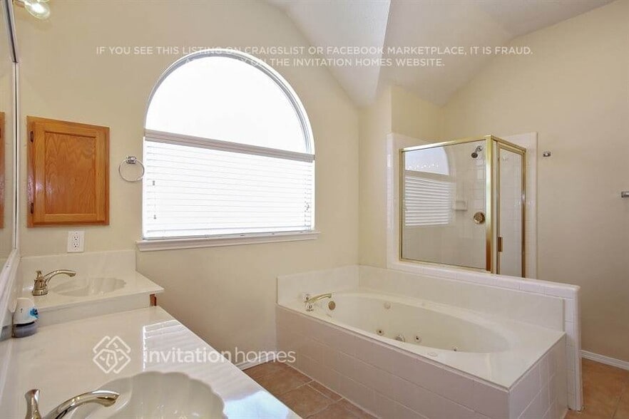 Building Photo - 2624 Bent Brook Dr