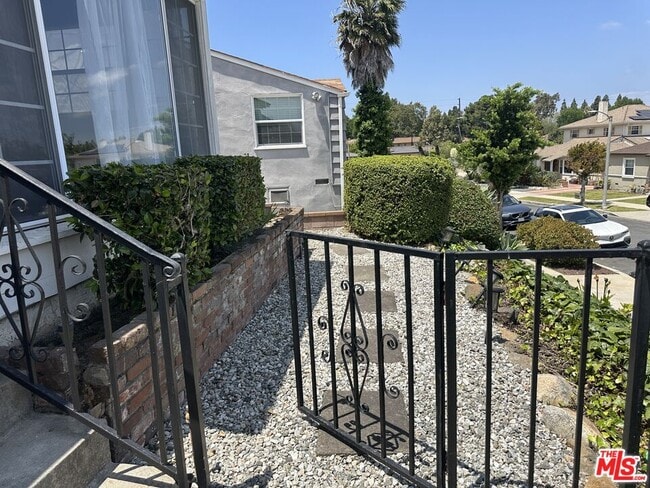 Building Photo - 5738 Brushton St