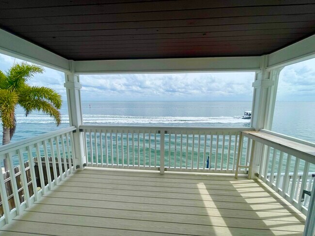 Building Photo - 4730 Coquina Key Dr SE