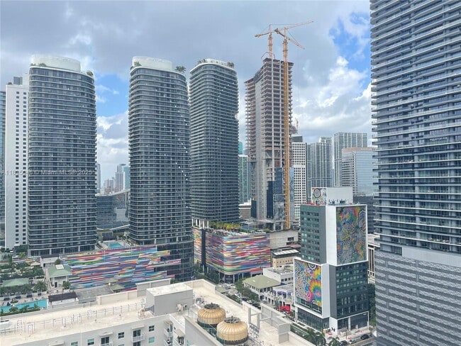 Primary Photo - 1111 SW 1st Ave