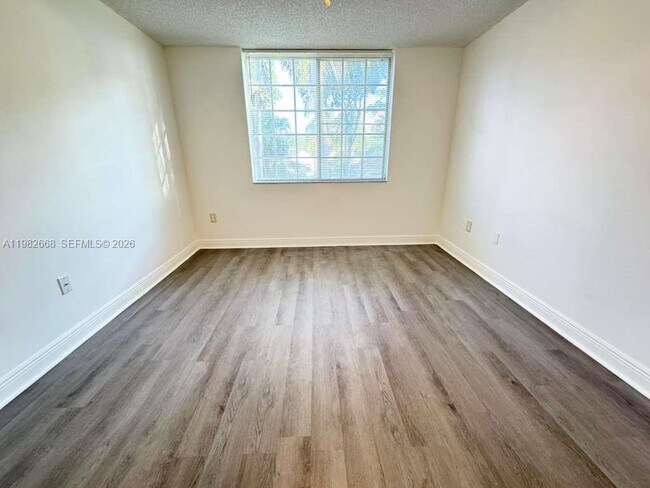 Building Photo - 1733 Village Blvd