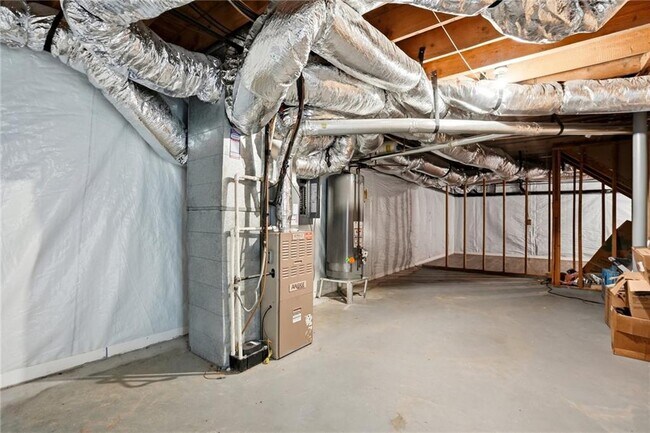 Building Photo - 313 Summit Ridge Dr