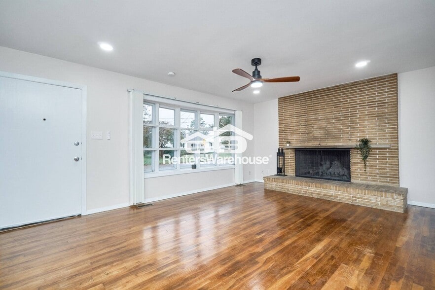 Building Photo - 2204 Helsley Ave