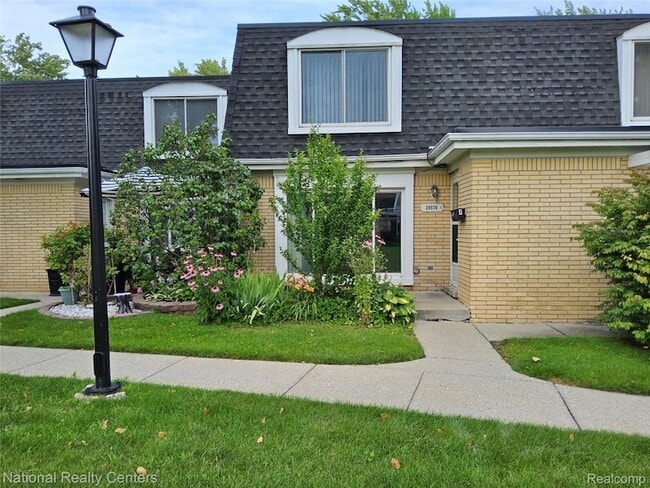 Building Photo - 29576 City Center Dr
