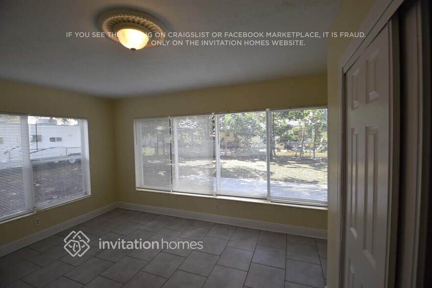 Building Photo - 533 W Dayton Cir