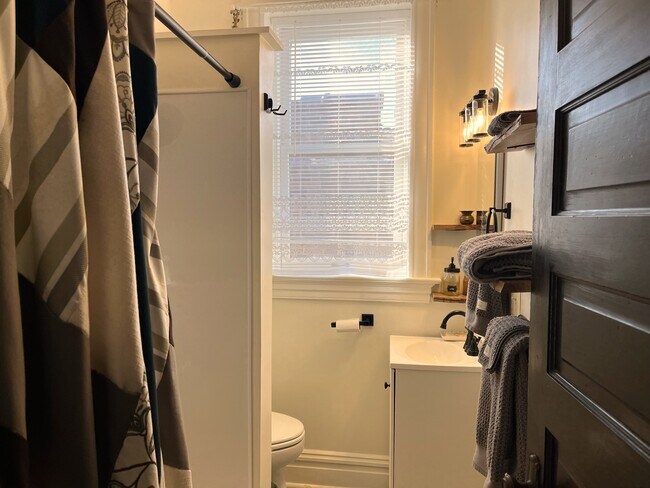 Building Photo - 3524 S Compton Ave