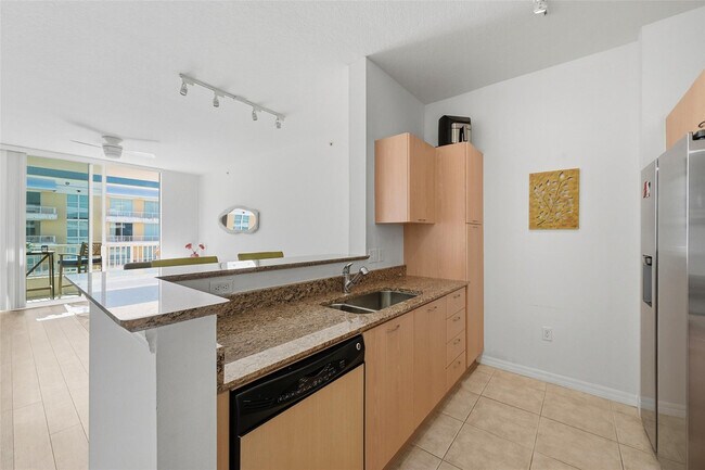 Building Photo - 700 E Boynton Beach Blvd