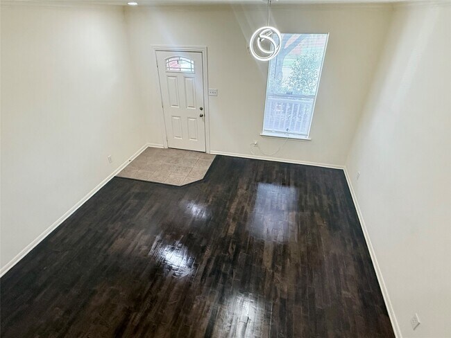 Building Photo - 6530 Signal Point Ln