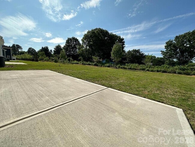 Building Photo - 2897 Yeager Dr NW