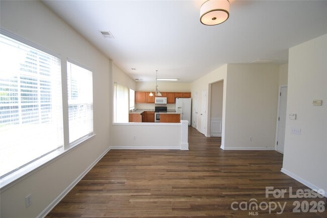 Building Photo - 3017 Azalea Hills Dr