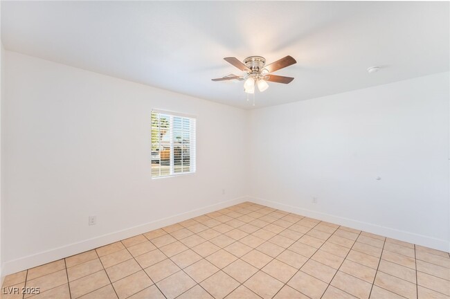 Building Photo - 1416 Cholla Way