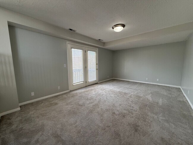 Building Photo - Updated Home in Draper!