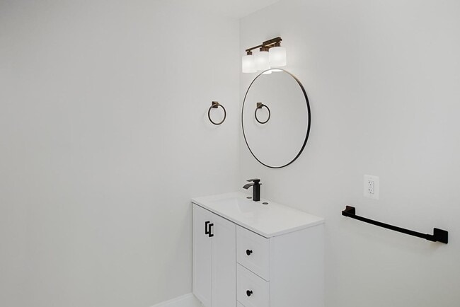 Building Photo - 3 BED/ 3BATH HOME IN HISTORIC IRVINGTON!!!