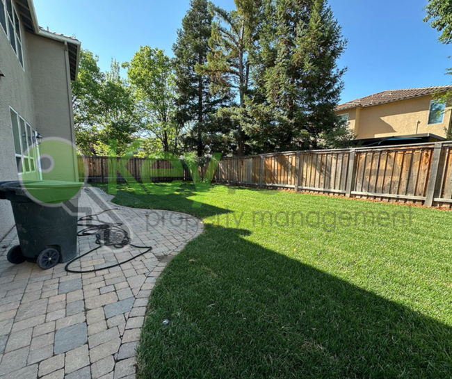 Building Photo - 6820 Cherry Ridge Cir