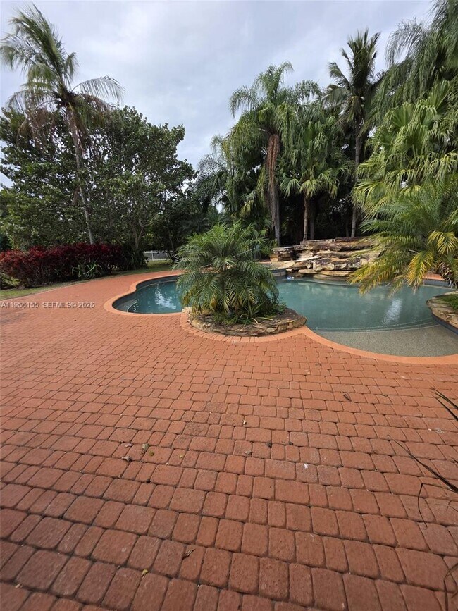 Building Photo - 28860 SW 182nd Ave