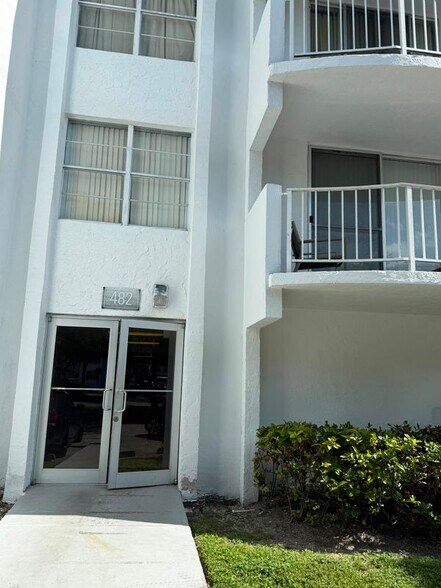 Building Photo - 482 NW 165th St