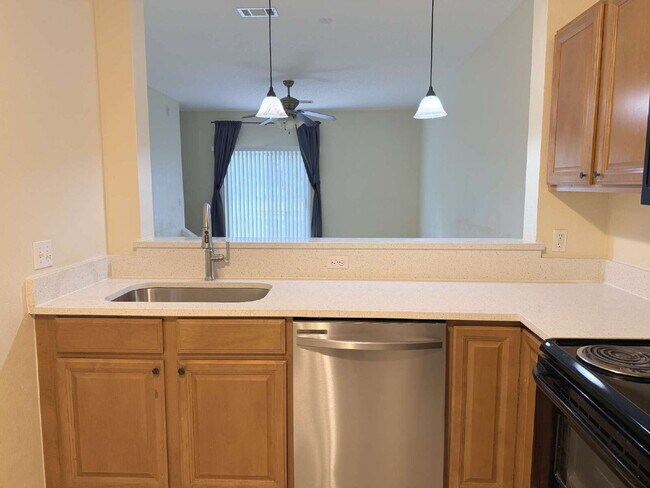 Building Photo - The Gables 2BR | 2.5BA Townhome!
