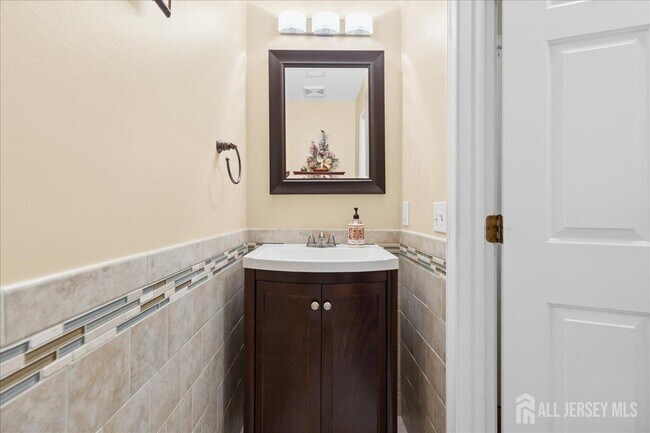 Building Photo - 302 Berkshire Dr