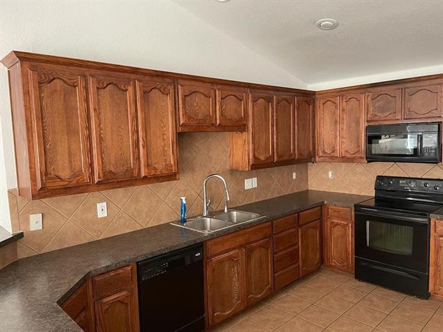 Building Photo - 6324 Geneva Ln