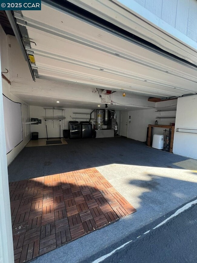 Building Photo - 438 Ridgeview Dr