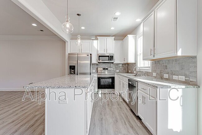 Building Photo - 502 Milbury Way