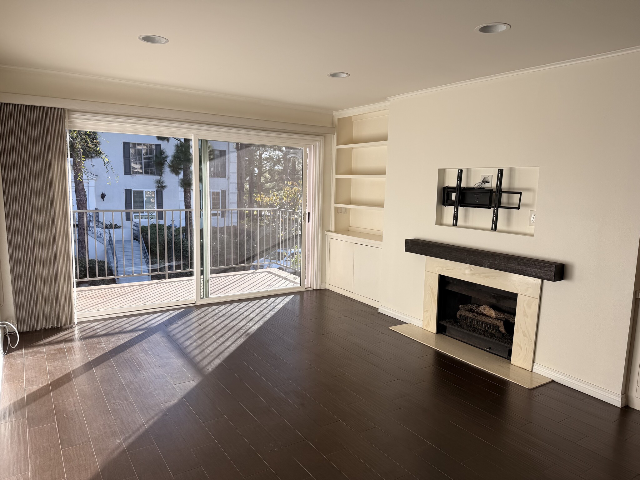 Building Photo - 300 Cagney Ln