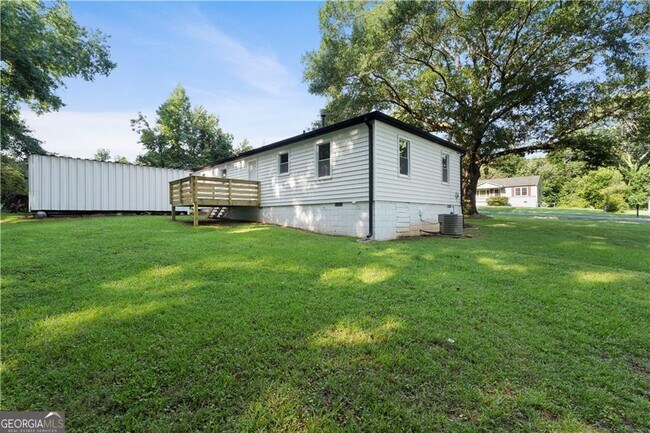 Building Photo - 5205 Silhouette Ln SW