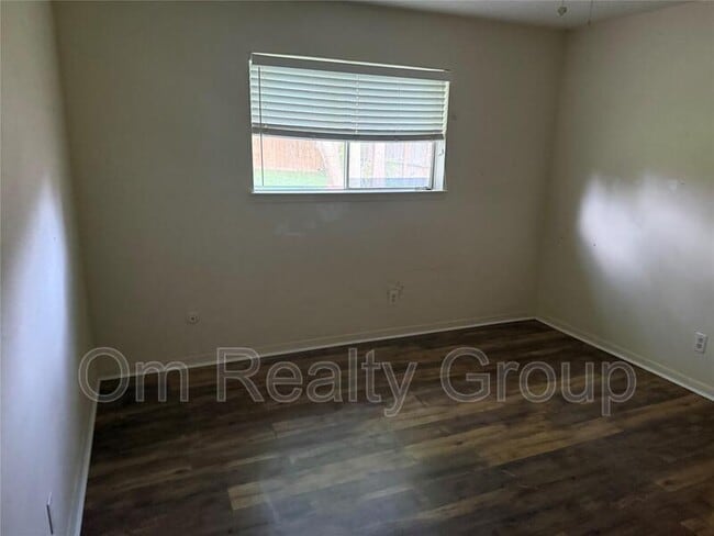 Building Photo - 7107 Briarfield Dr