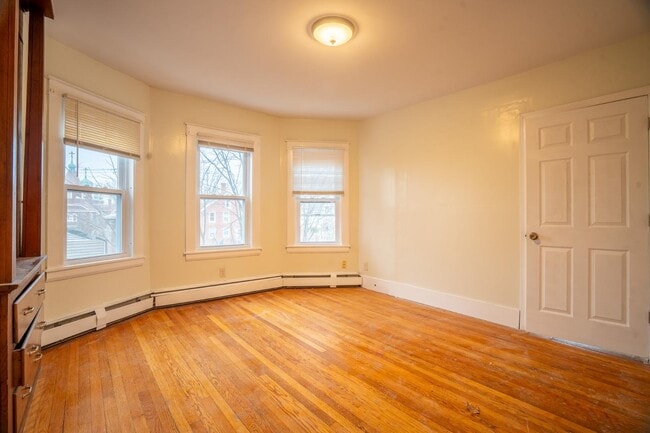 Building Photo - 7 Mulberry St