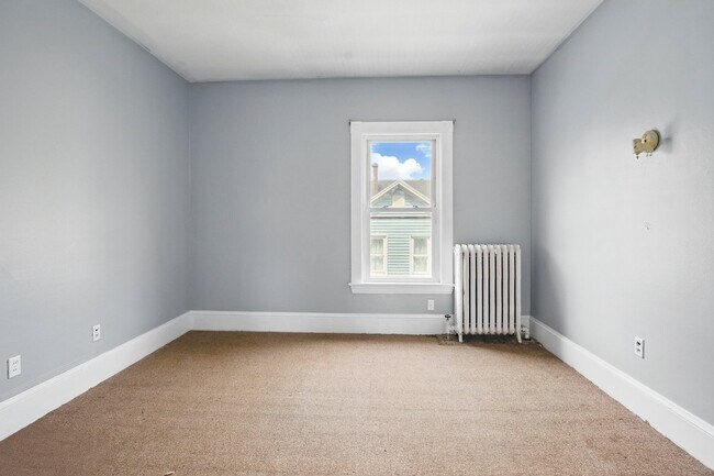 Building Photo - 310 Turner St