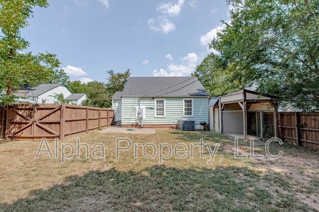 Building Photo - 14 Skyland Dr