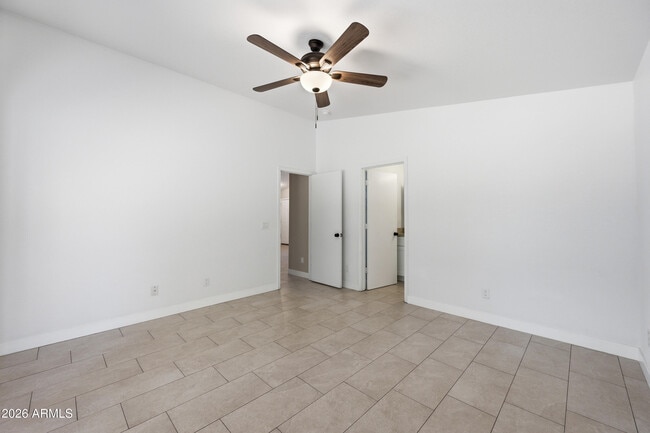 Building Photo - 1616 E Desert Ln
