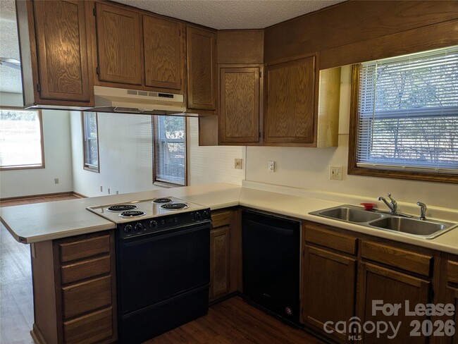 Building Photo - 119 Birdie Ct