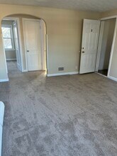 Building Photo - 422 E Bruce Ave