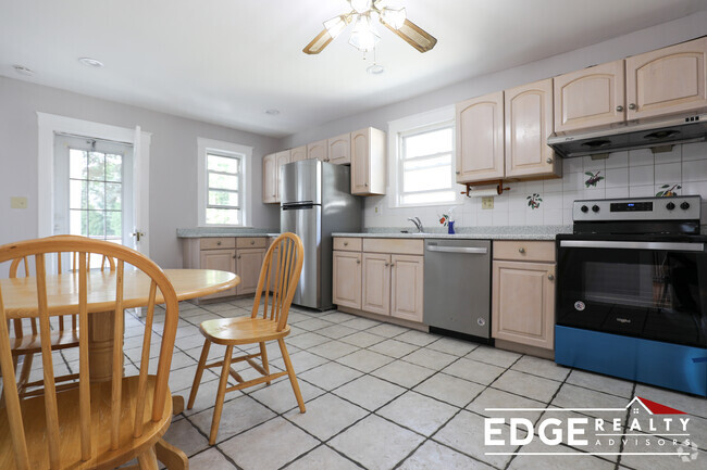 Building Photo - 53 Elmira St