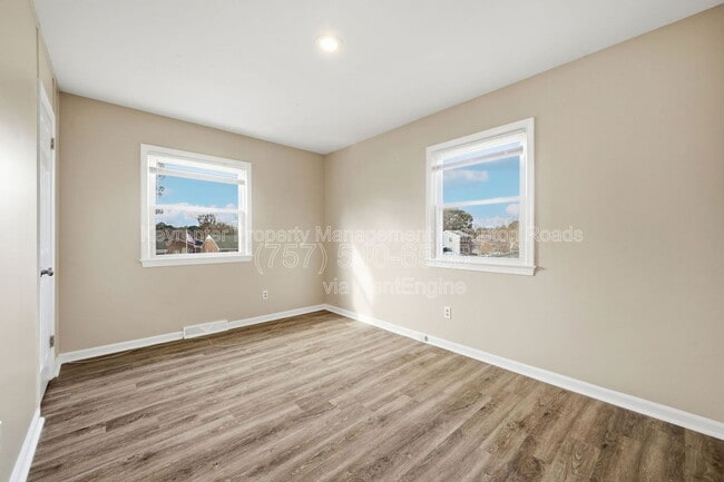 Building Photo - 211 Madrid Dr