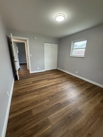 Building Photo - 212 Simmons Dr