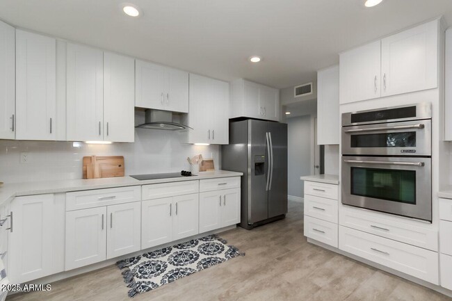 Building Photo - 4614 S Kachina Dr