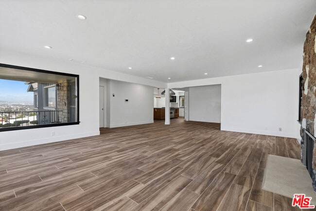 Building Photo - 5266 Veronica St