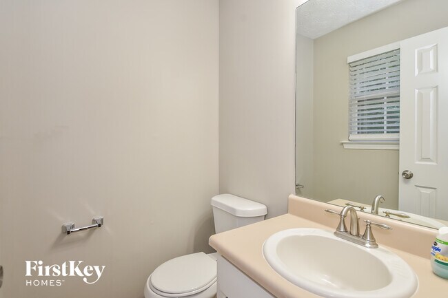 Building Photo - 176 Shadow Wood Dr