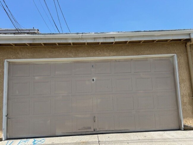 Building Photo - 6327 Newlin Ave