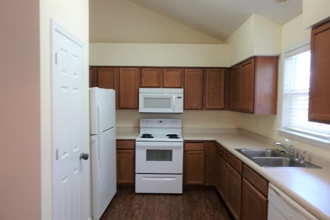 Building Photo - 312 Sprucewood Ct