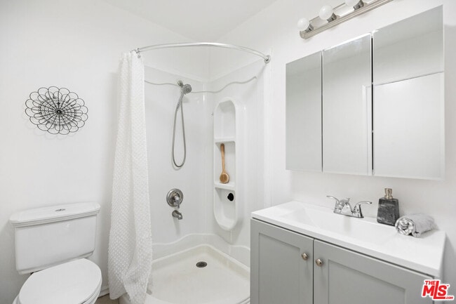 Building Photo - 11465 Cumpston St