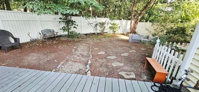 Building Photo - 14 Dansereau Pl