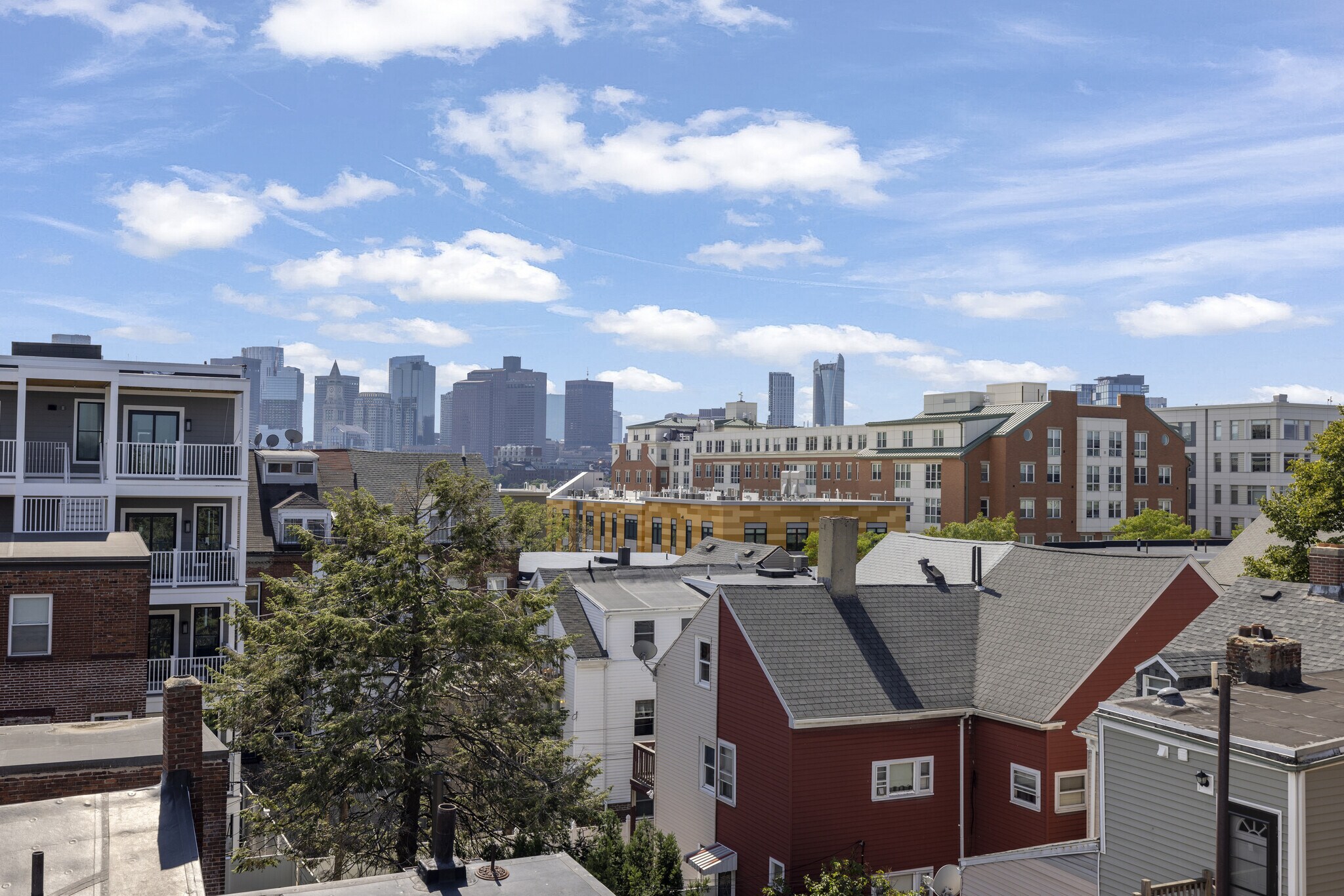 Building Photo - 22 Paris St