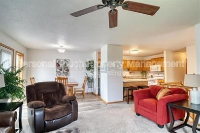 Building Photo - 19 Prairiewood Xing S