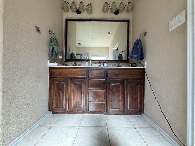 Building Photo - 4805 Green River Dr