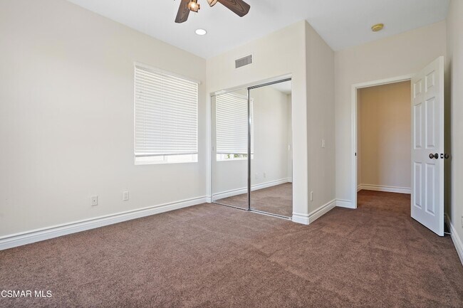 Building Photo - 6077 Mandeville Pl