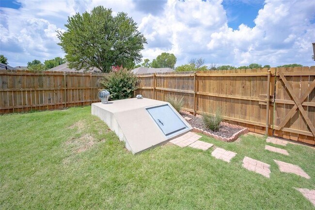 Building Photo - 336 Lariat Cir