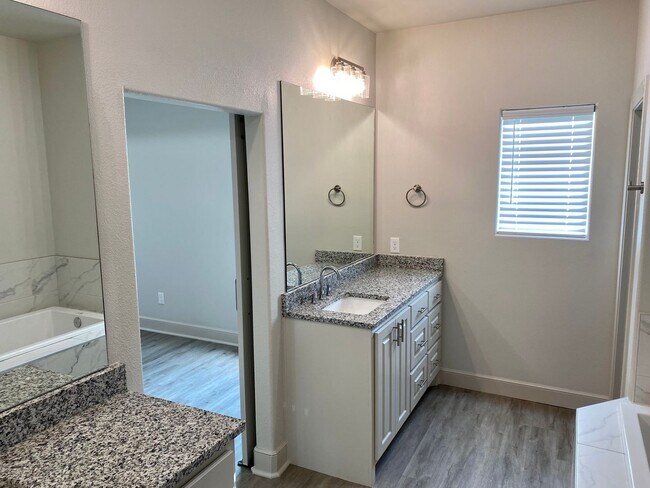 Building Photo - Beautiful Home in Cooper ISD